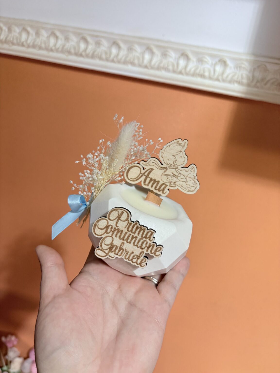 contenitore in polvere di ceramica e candela